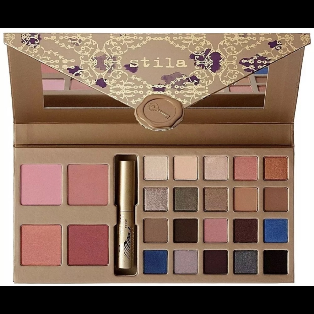 Stila A Whole Lot Of Love Gift Set 20 Eyeshadow “Limited Edition